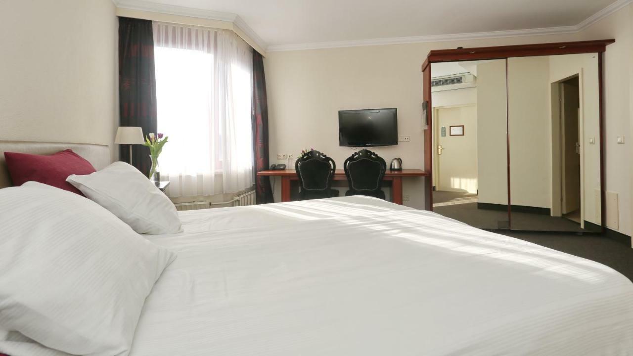 Hotel Restaurant & Casino De Nachtegaal Lisse Exteriér fotografie